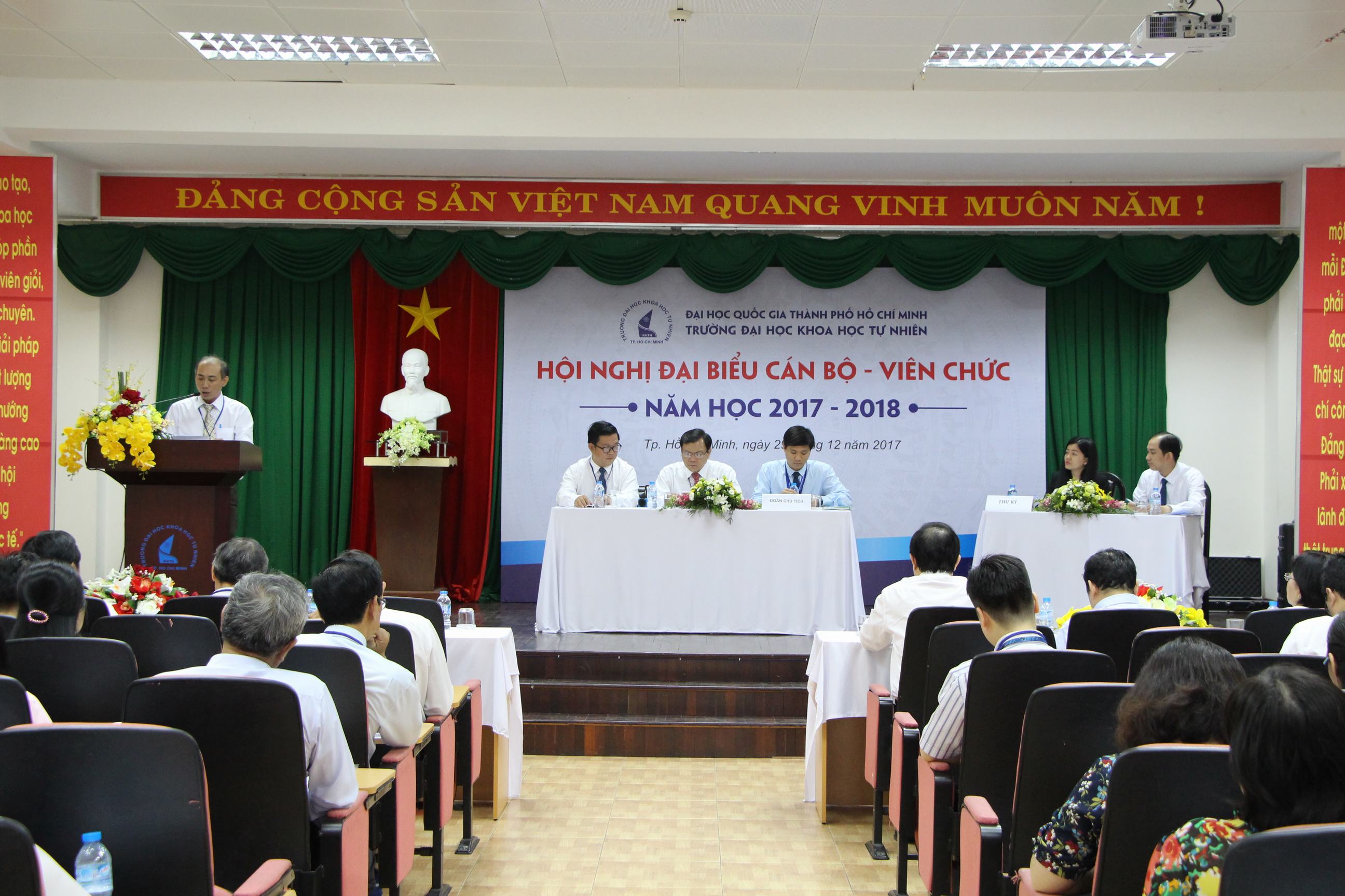 Hội nghị Đại biểu Cán bộ, Viên chức năm học 2017-2018 Trường ĐH KHTN thành công tốt đẹp