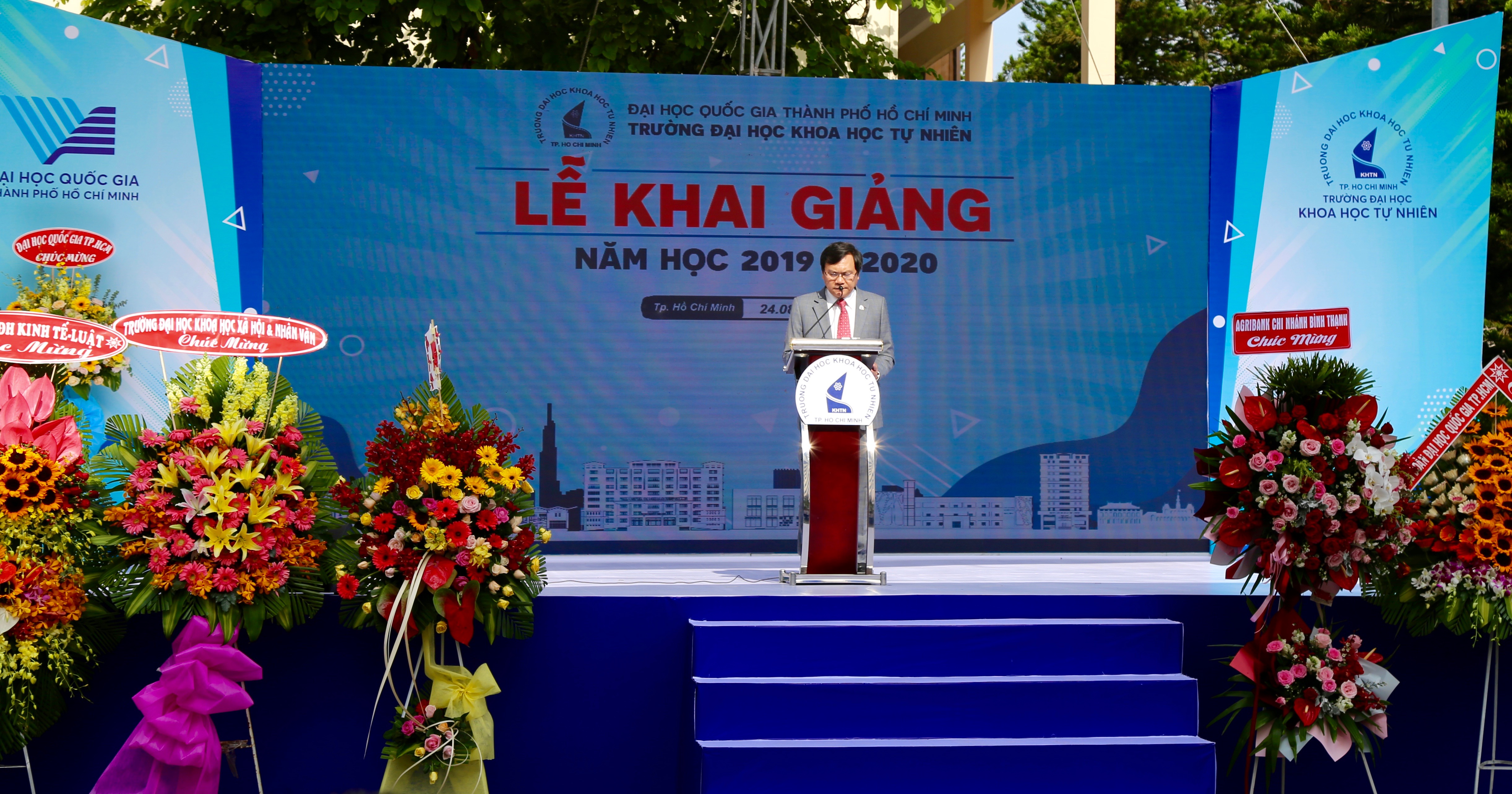 Lễ khai giảng game bài đổi thưởng qua ngân hàng tvlink
, ĐHQG-HCM – Năm học mới 2019 – 2020 đầy khí thế đã bắt đầu